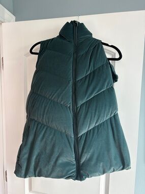 Athleta Velvet Puffer Vest in Teal Blue